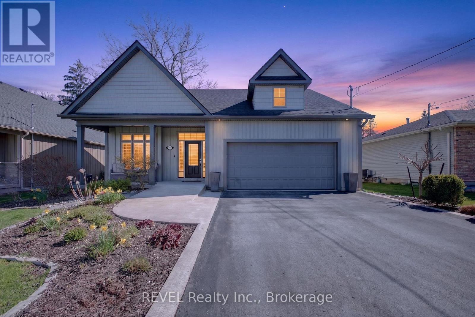 3139 Riselay Avenue, Fort Erie, Ontario  L0S 1N0 - Photo 1 - X13053322