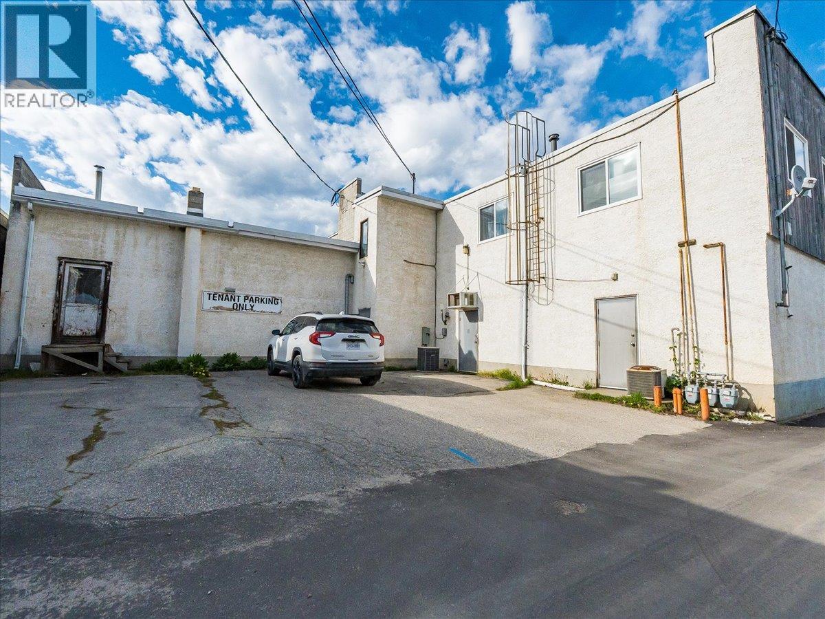 1967 Columbia Gardens Road, Fruitvale, British Columbia  V0G 1L0 - Photo 11 - 10384862