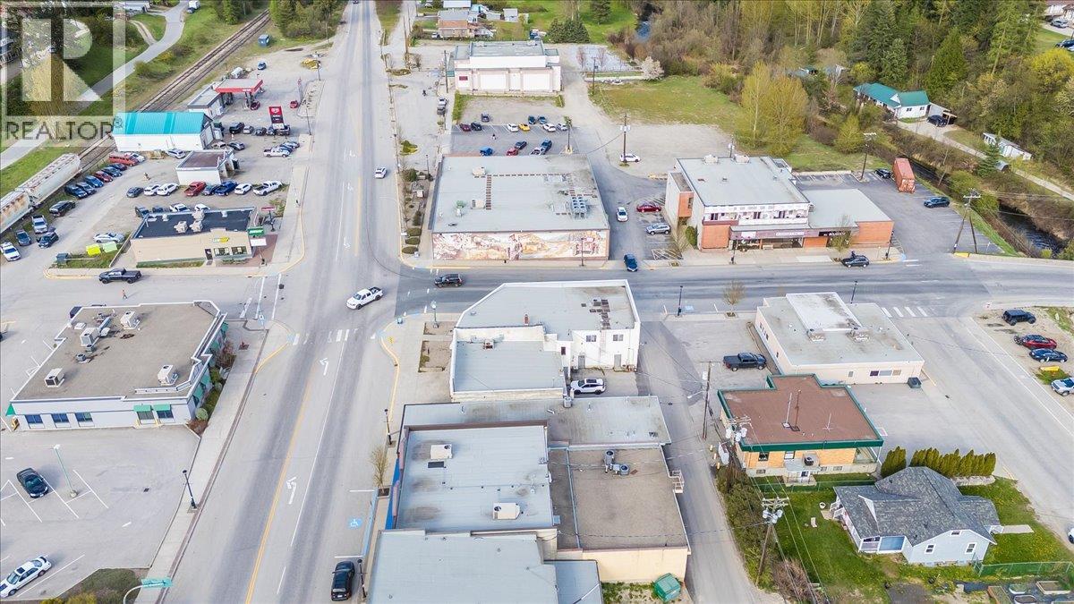 1967 Columbia Gardens Road, Fruitvale, British Columbia  V0G 1L0 - Photo 18 - 10384862