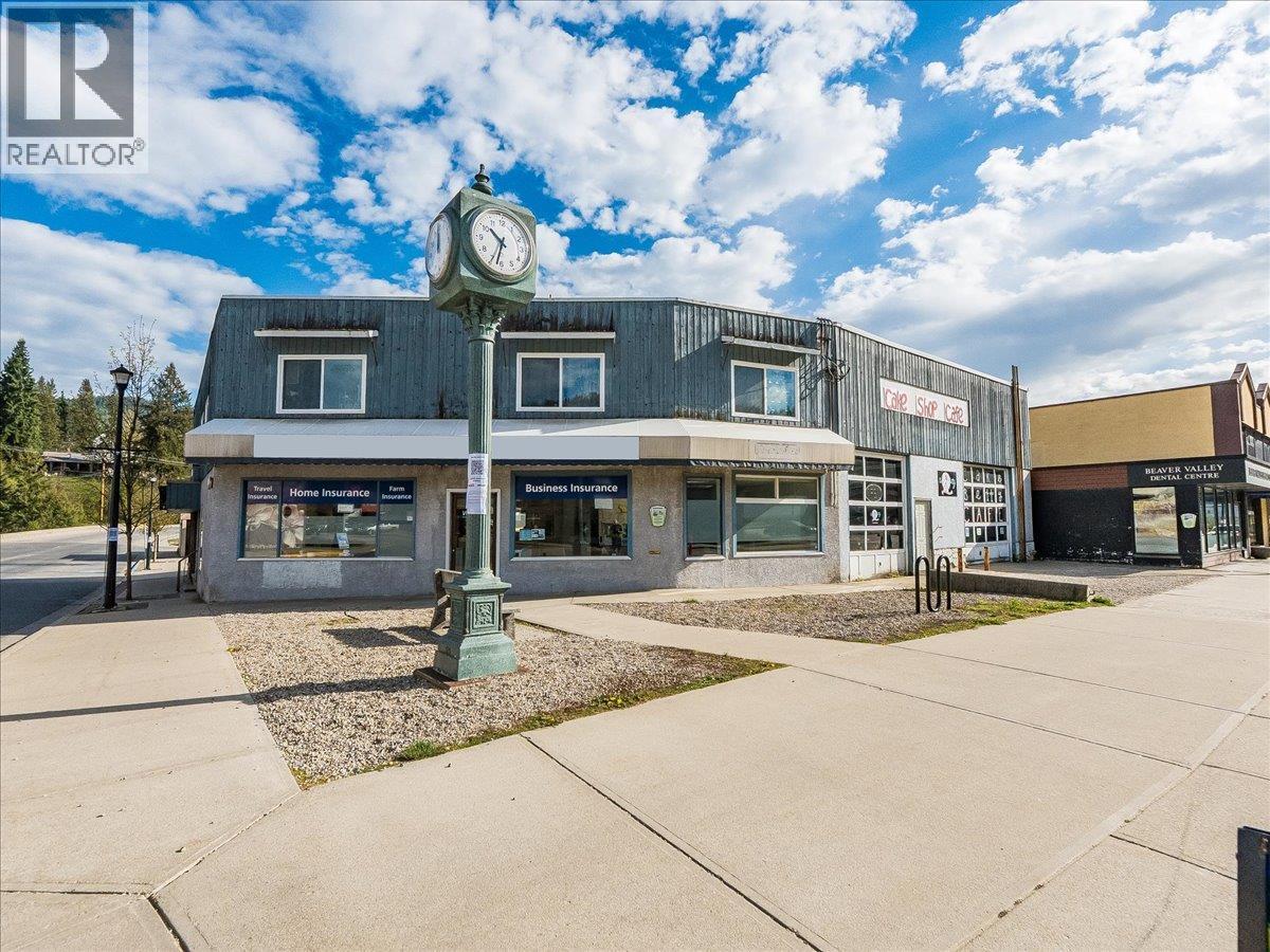 1967 Columbia Gardens Road, Fruitvale, British Columbia  V0G 1L0 - Photo 2 - 10384862