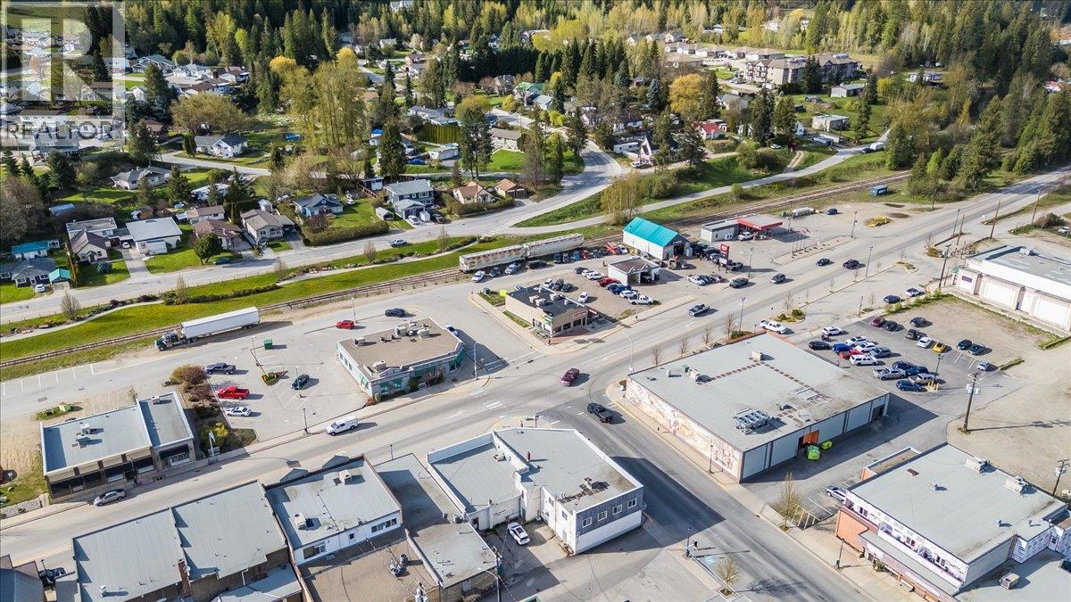 1967 Columbia Gardens Road, Fruitvale, British Columbia  V0G 1L0 - Photo 24 - 10384862