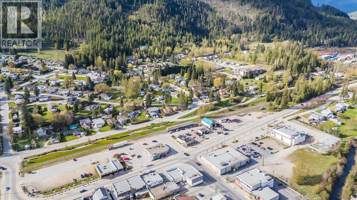 1967 Columbia Gardens Road, Fruitvale, British Columbia  V0G 1L0 - Photo 25 - 10384862