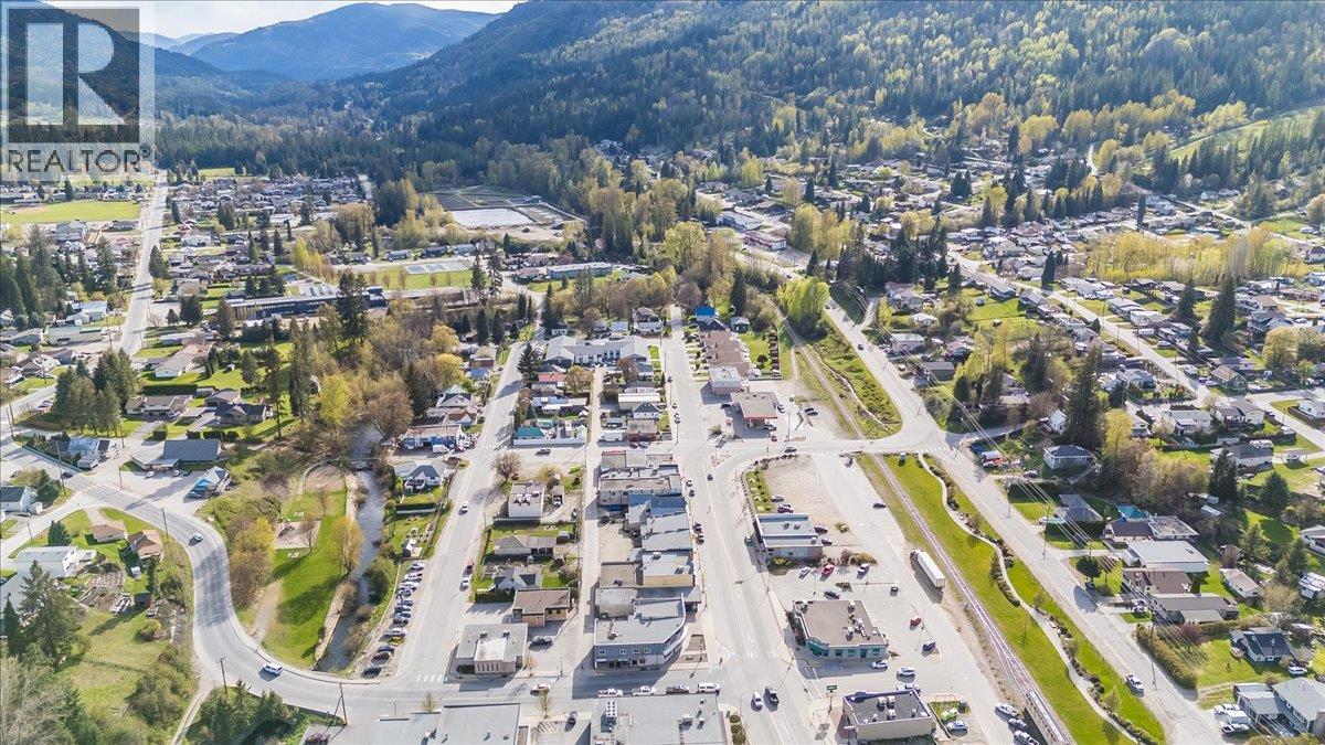 1967 Columbia Gardens Road, Fruitvale, British Columbia  V0G 1L0 - Photo 27 - 10384862