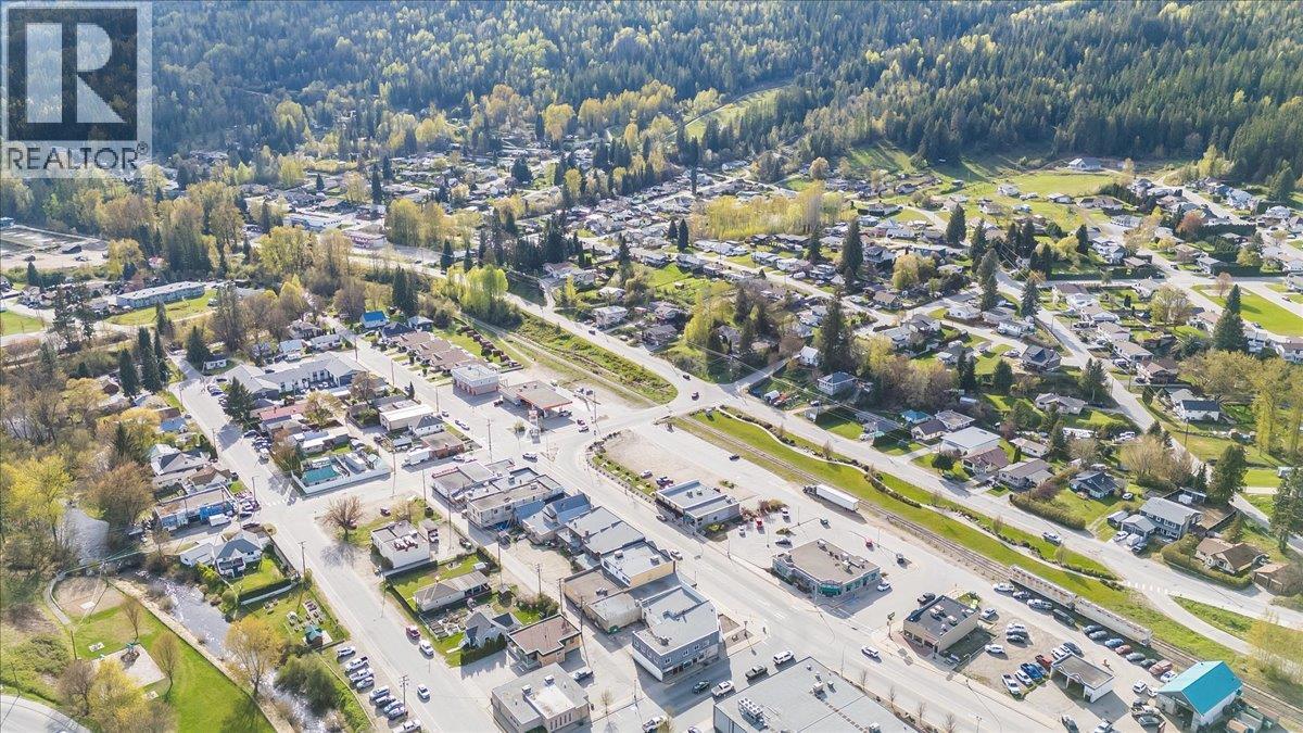 1967 Columbia Gardens Road, Fruitvale, British Columbia  V0G 1L0 - Photo 30 - 10384862