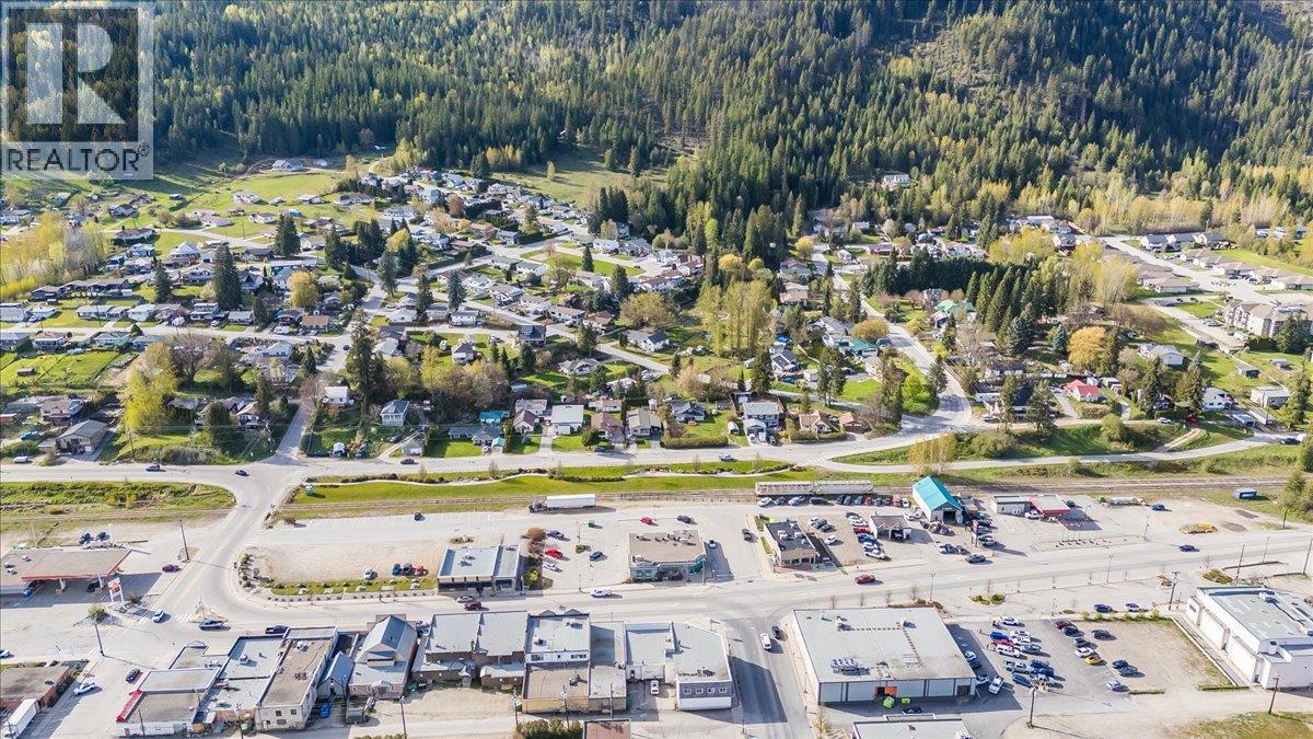 1967 Columbia Gardens Road, Fruitvale, British Columbia  V0G 1L0 - Photo 32 - 10384862