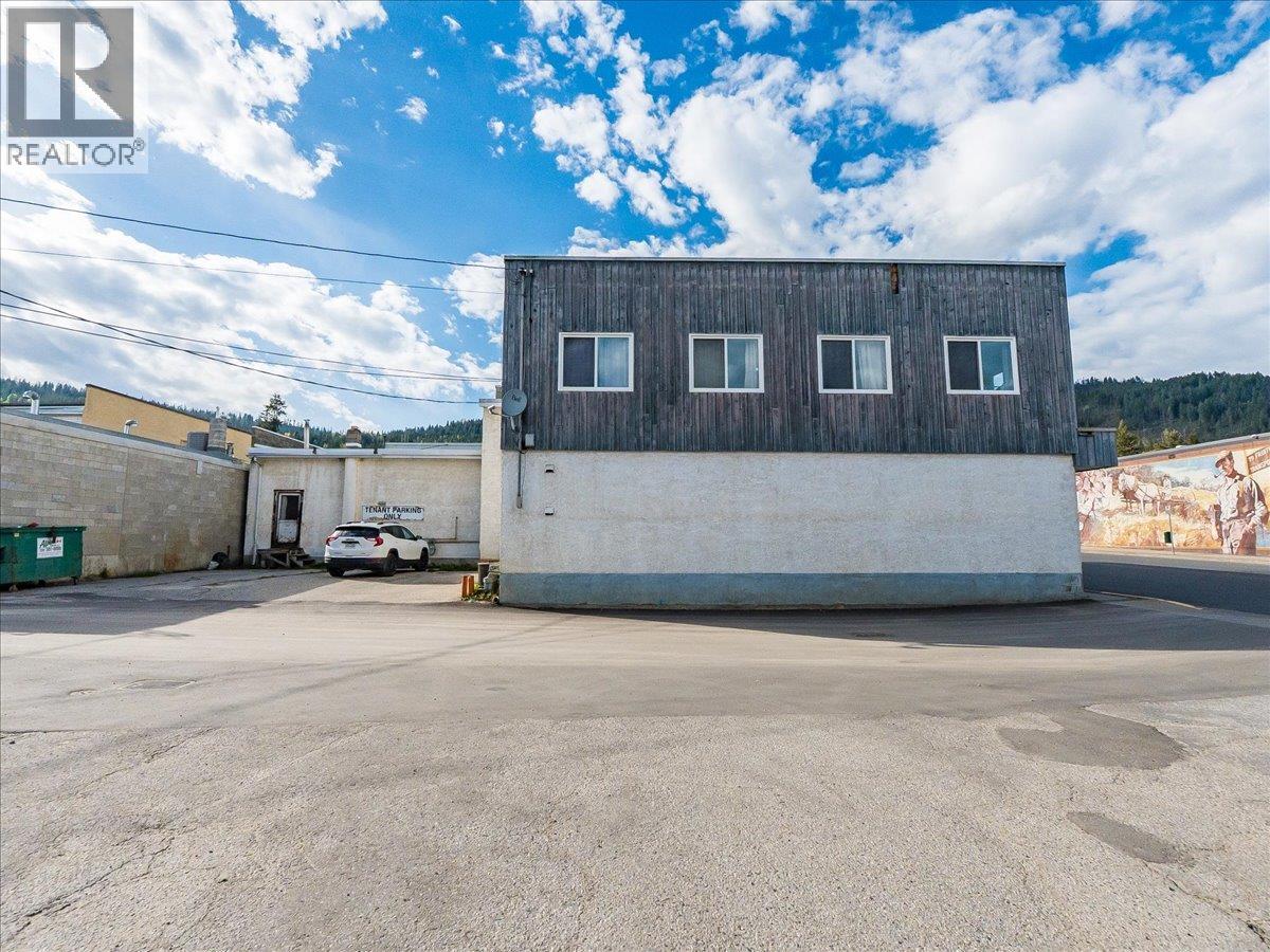 1967 Columbia Gardens Road, Fruitvale, British Columbia  V0G 1L0 - Photo 9 - 10384862