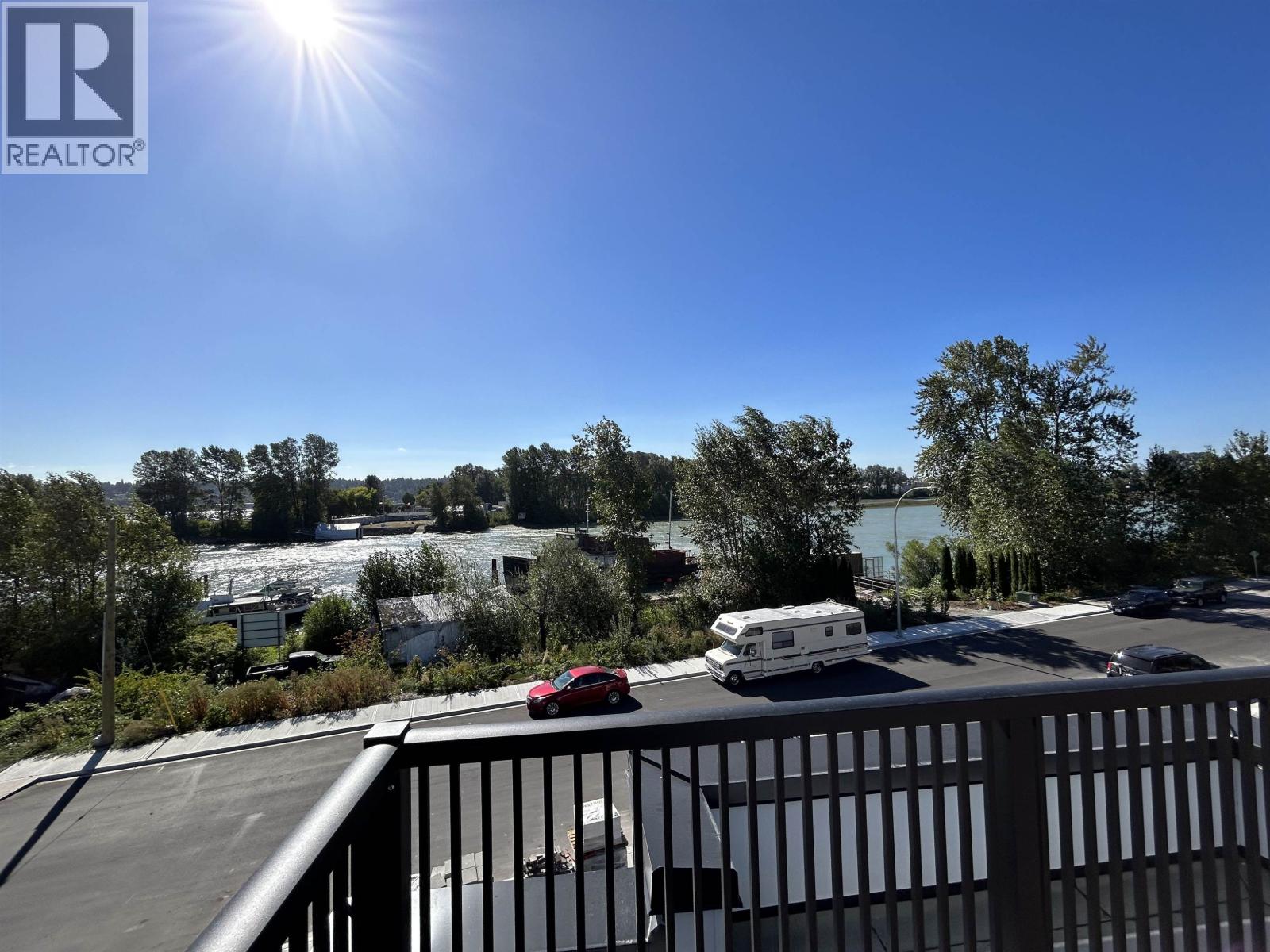 6 629 SOUTH DYKE ROAD, New Westminster, British Columbia