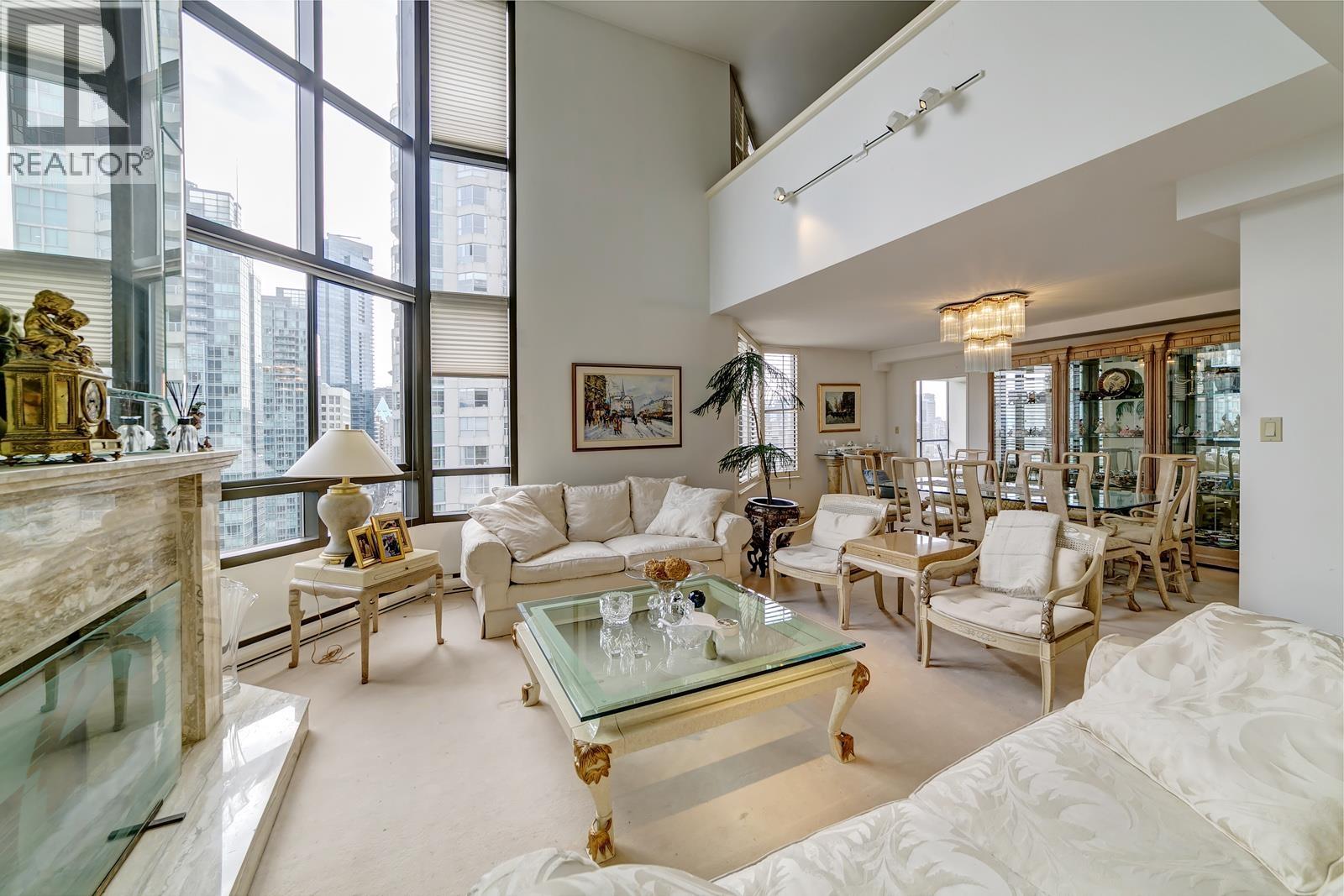 1902 738 BROUGHTON STREET, Vancouver, British Columbia