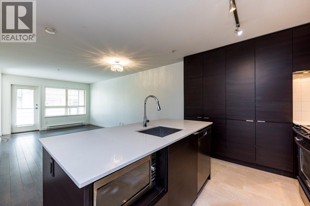 302 1677 LLOYD AVENUE, north vancouver, British Columbia