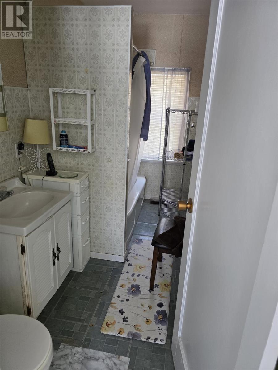 172 Wilcox Ave, Sault Ste. Marie, Ontario  P6B 1V7 - Photo 13 - SM260527