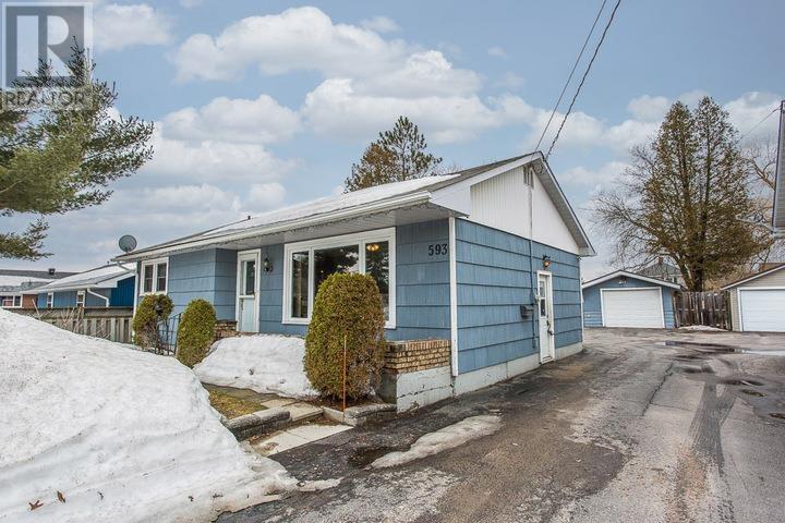 593 Pine ST, Sault Ste. Marie, Ontario