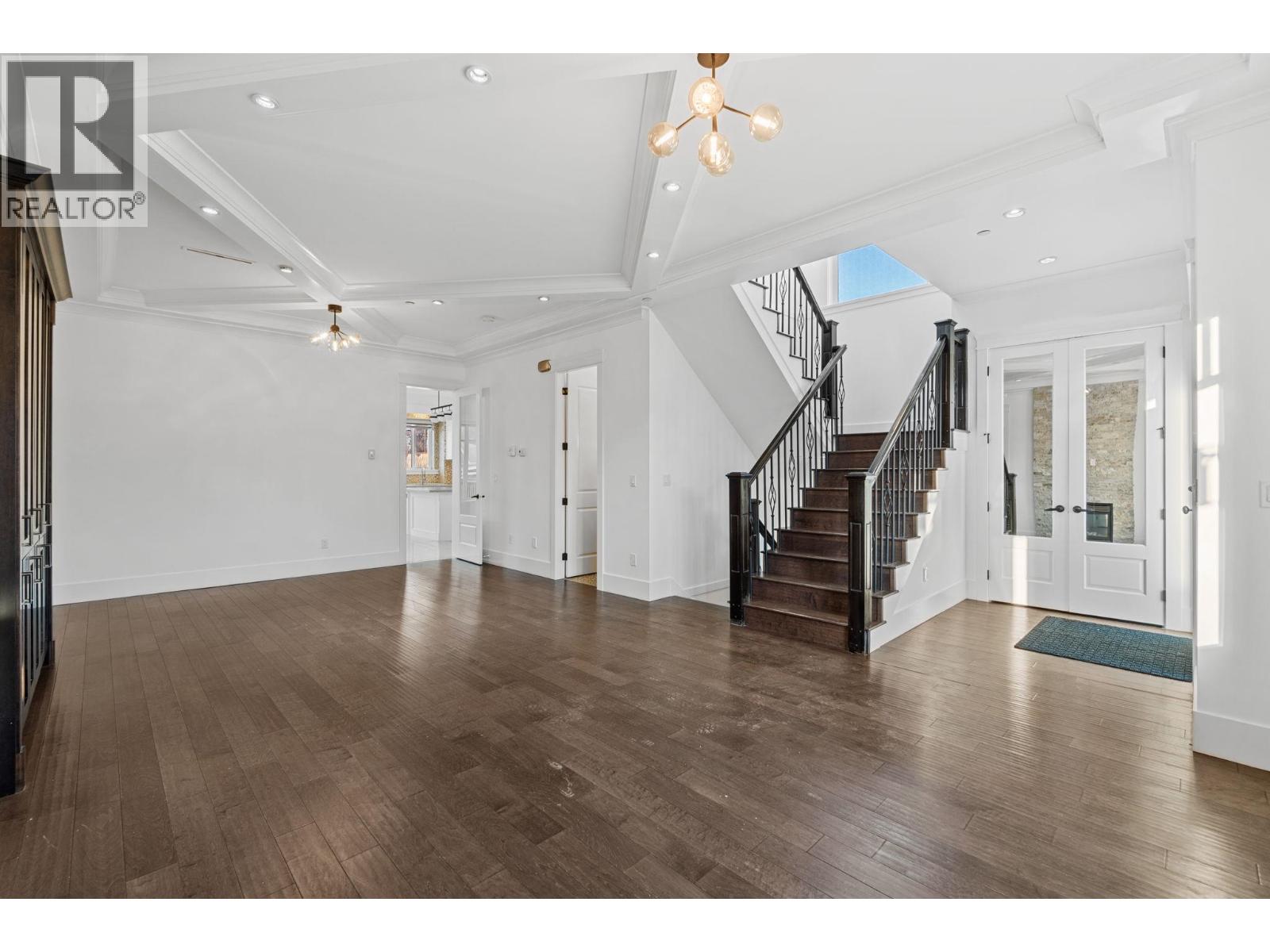 831 E King Edward Avenue, Vancouver, British Columbia  V5V 2E5 - Photo 3 - R3117301