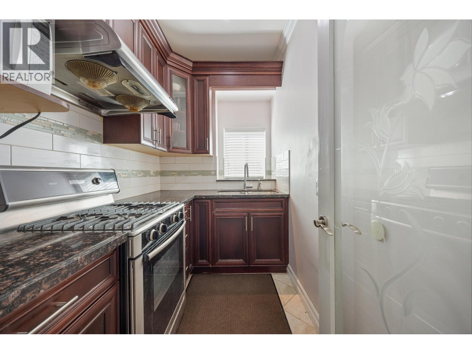 1711 Sixth Avenue, New Westminster, British Columbia  V3M 2C8 - Photo 12 - R3117302