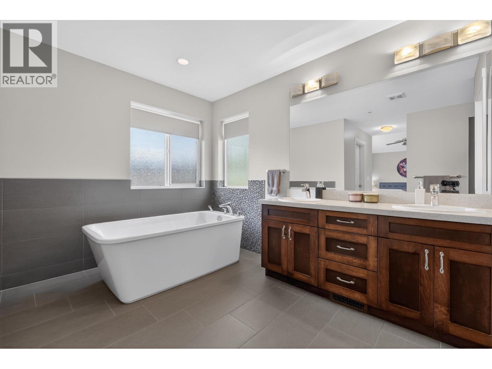 11235 244 Street, Maple Ridge, British Columbia  V2W 0H4 - Photo 23 - R3117309