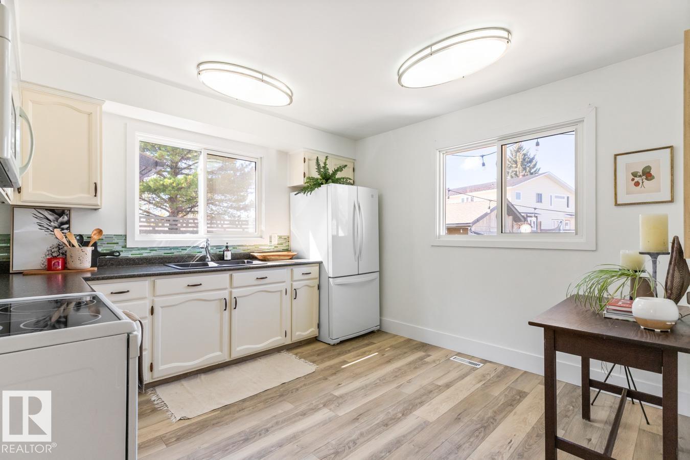 6908 19 Av Nw, Edmonton, Alberta  T6K 2G9 - Photo 11 - E4484650