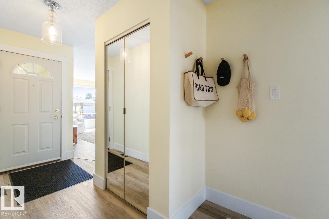 6908 19 Av Nw, Edmonton, Alberta  T6K 2G9 - Photo 4 - E4484650