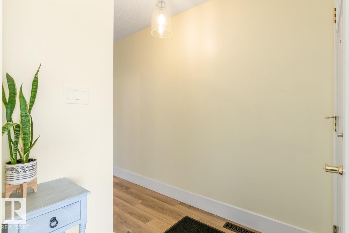 6908 19 Av Nw, Edmonton, Alberta  T6K 2G9 - Photo 5 - E4484650