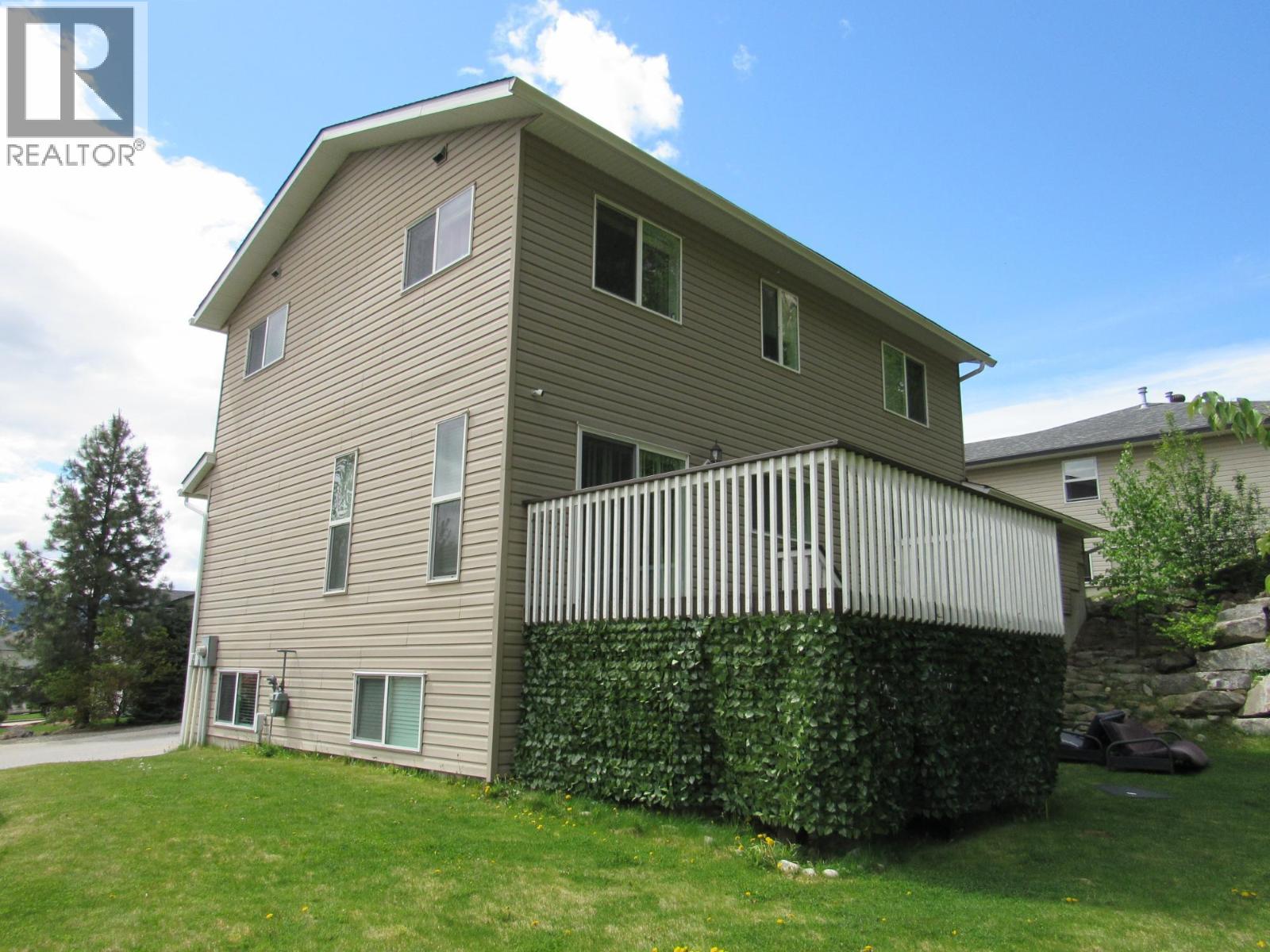 1447 37th Street, Castlegar, British Columbia  V1N 4J5 - Photo 36 - 10383975