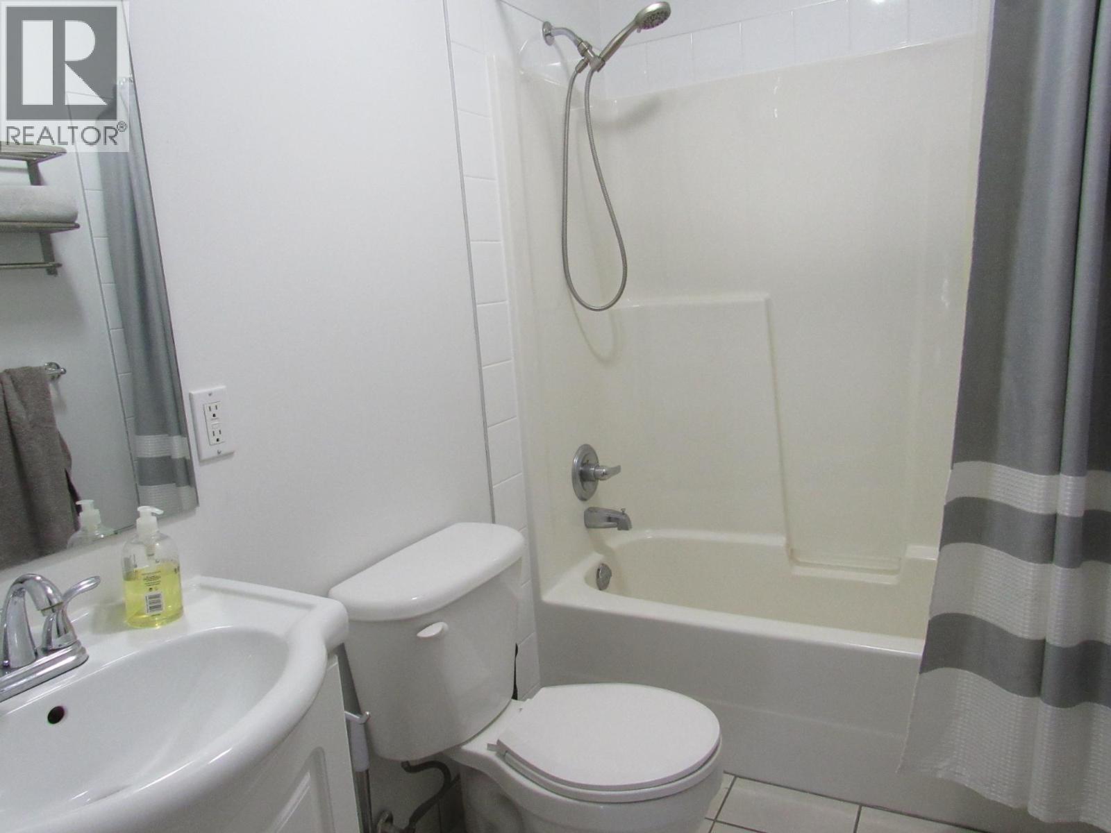 1447 37th Street, Castlegar, British Columbia  V1N 4J5 - Photo 34 - 10383975