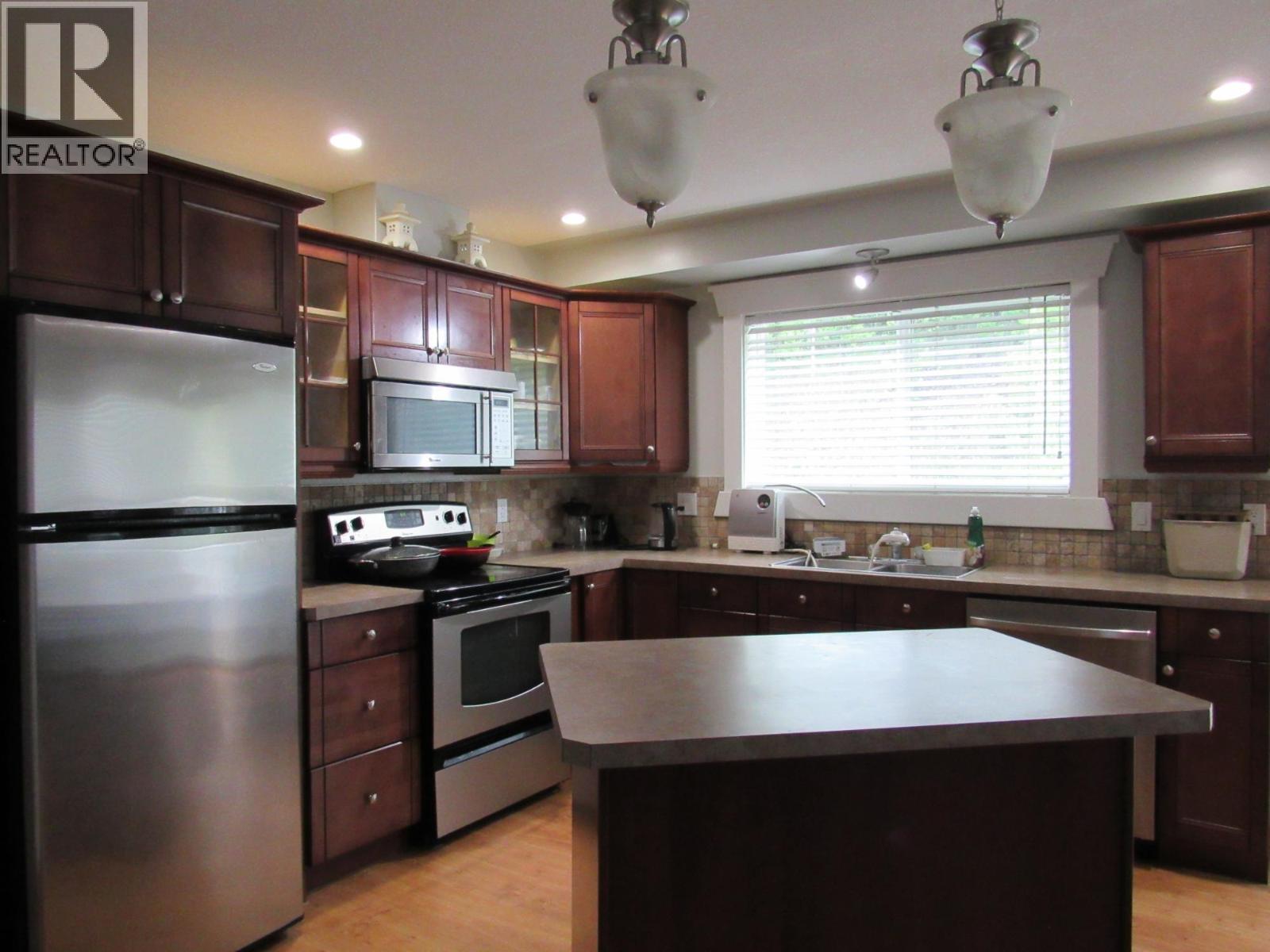 1447 37th Street, Castlegar, British Columbia  V1N 4J5 - Photo 8 - 10383975