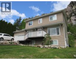 1447 37TH Street, Castlegar, British Columbia