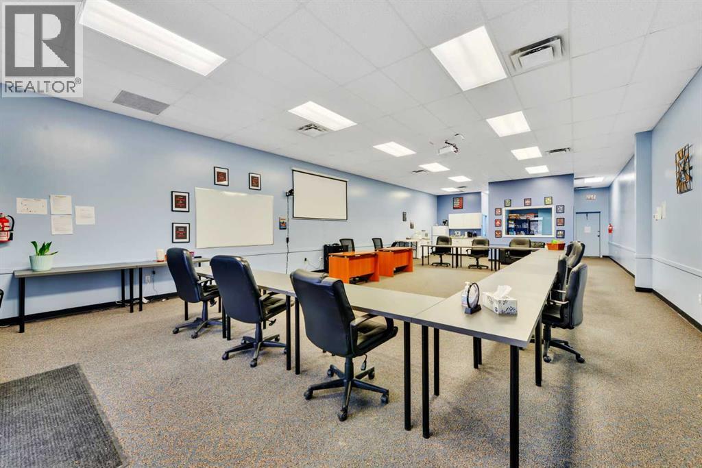 110, 4828 53 Street, Red Deer, Alberta  T4N 2E8 - Photo 5 - A2201844