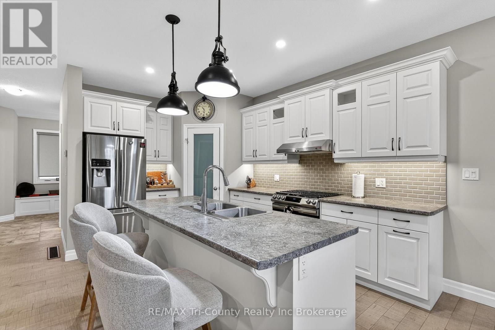 150 Denrich Avenue, Tillsonburg, Ontario  N4G 0H3 - Photo 4 - X13058726