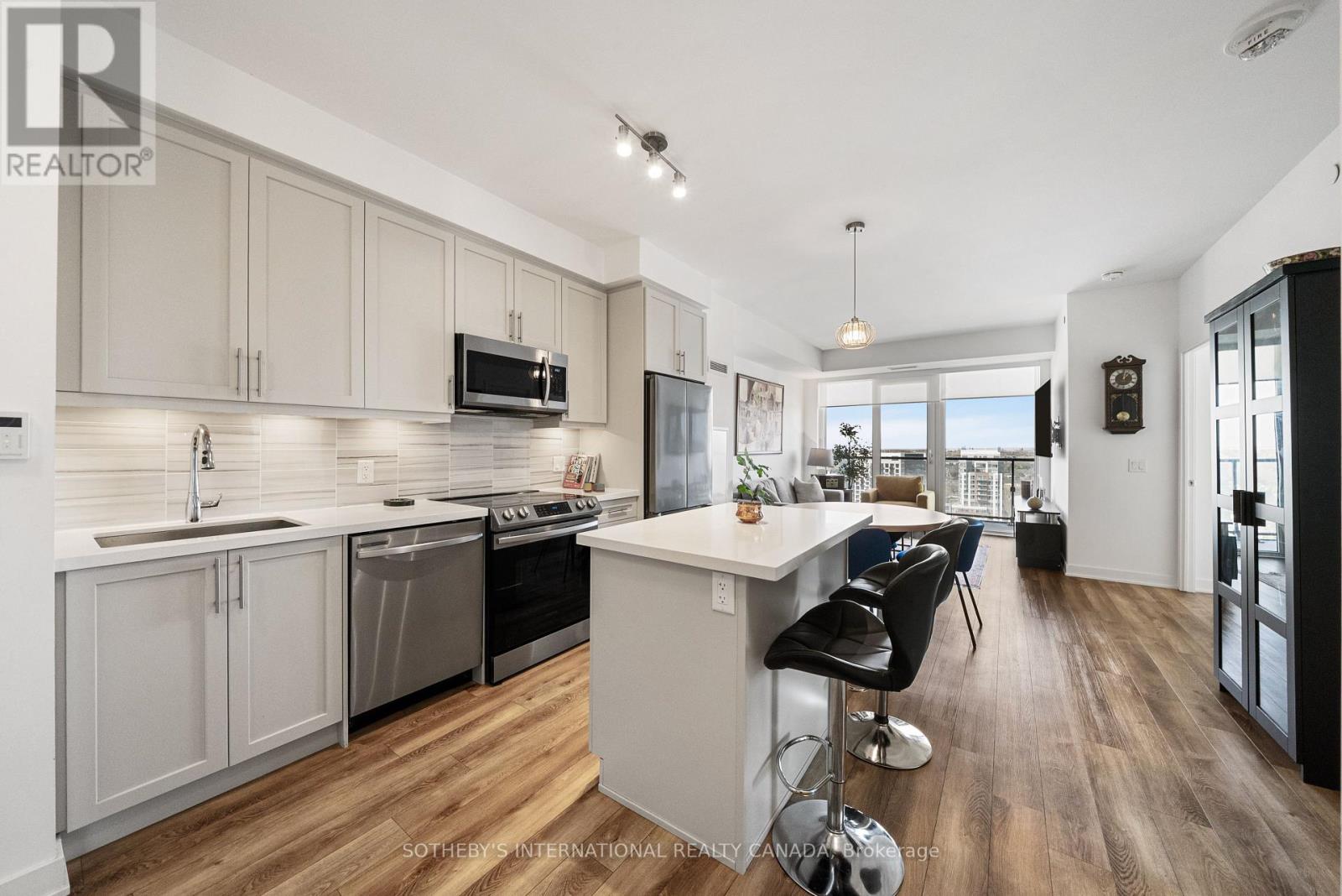 2003 - 95 ONEIDA CRESCENT, Richmond Hill, Ontario