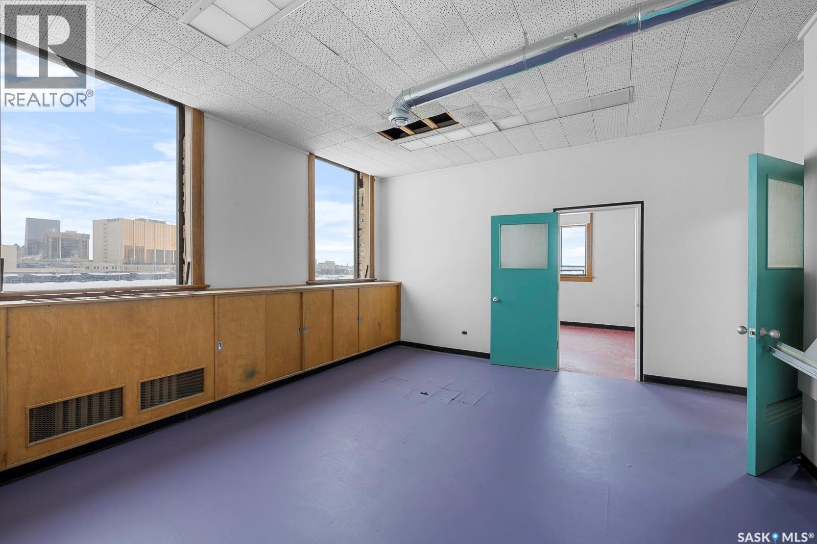 2002 Dewdney Avenue, Regina, Saskatchewan  S4R 1G8 - Photo 23 - SK026598