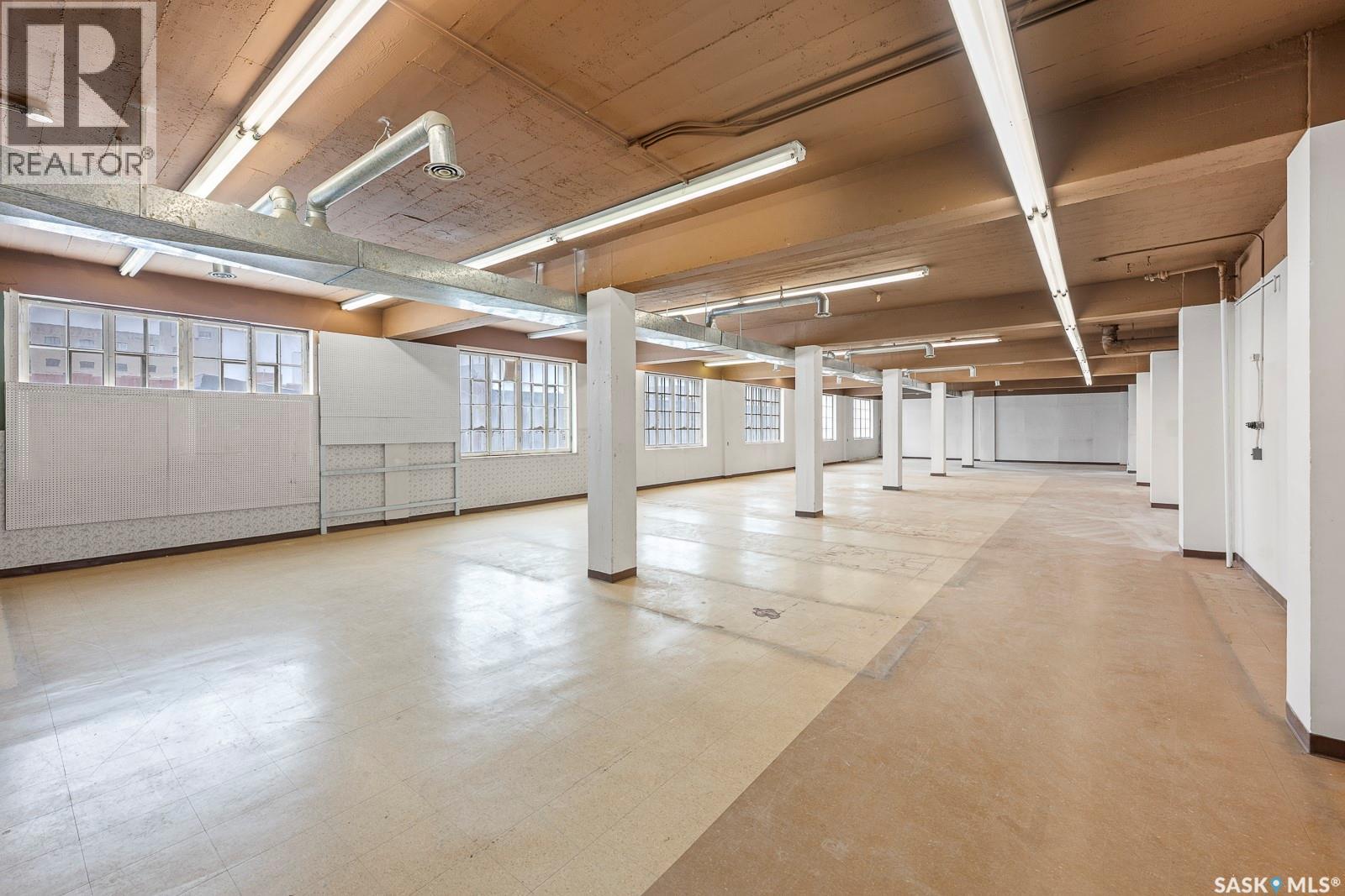 2002 Dewdney Avenue, Regina, Saskatchewan  S4R 1G8 - Photo 11 - SK026598