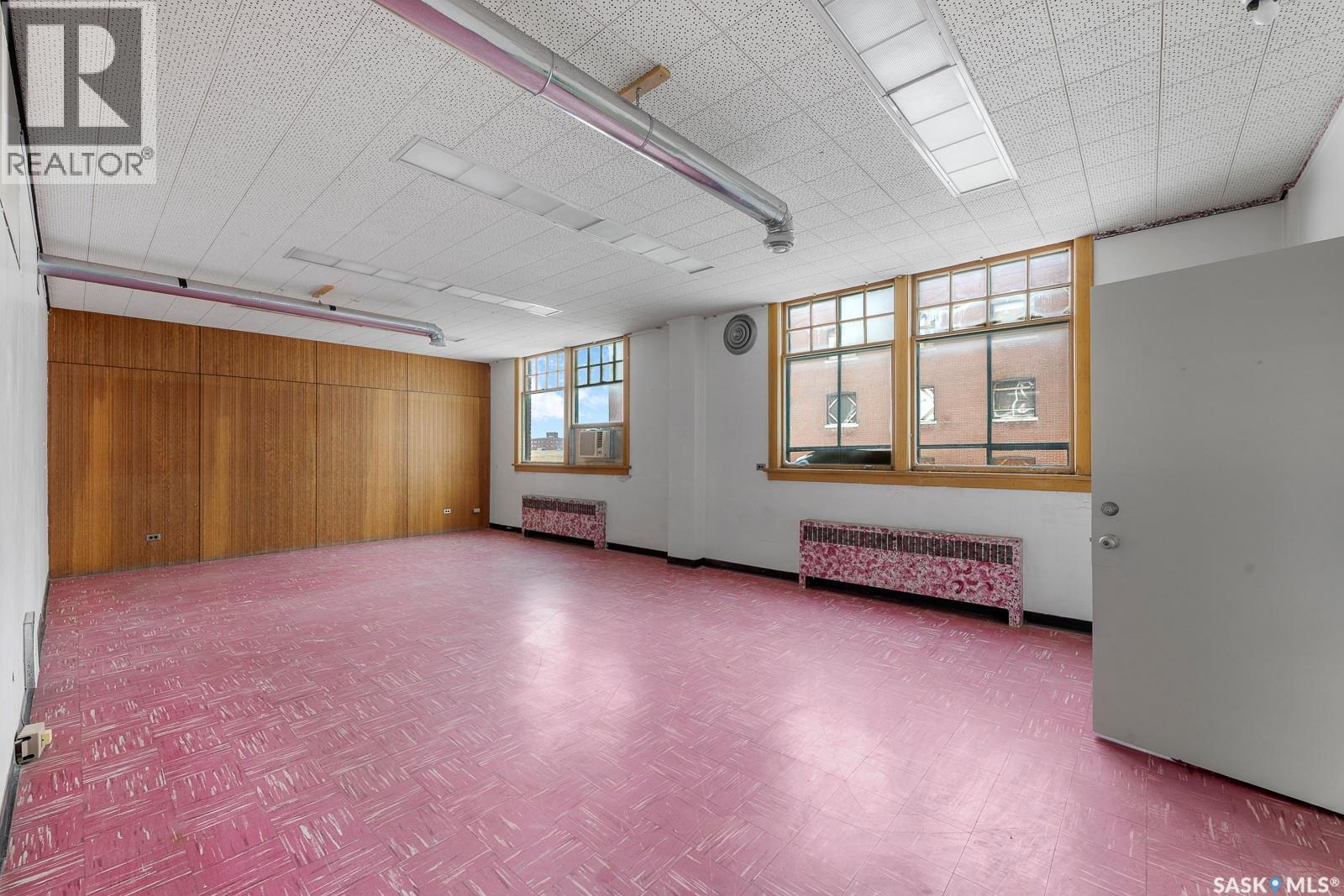 2002 Dewdney Avenue, Regina, Saskatchewan  S4R 1G8 - Photo 19 - SK026598