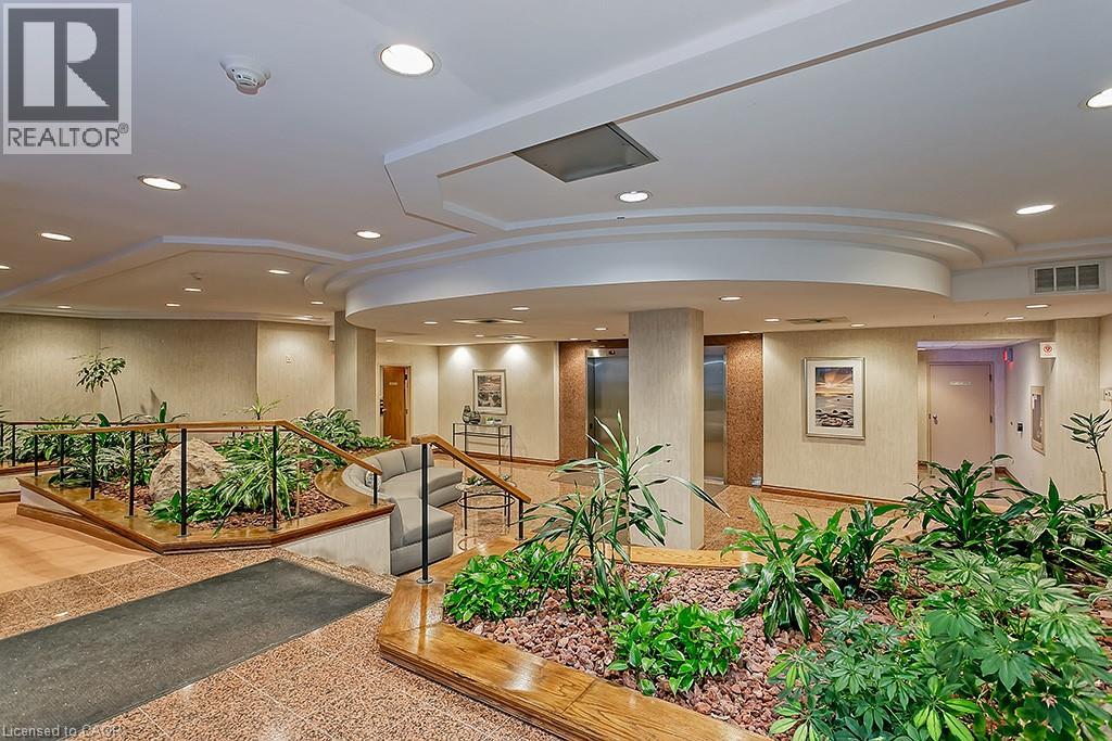 1905 Pilgrims Way Unit# 203, Oakville, Ontario  L6M 2X2 - Photo 4 - 40823084