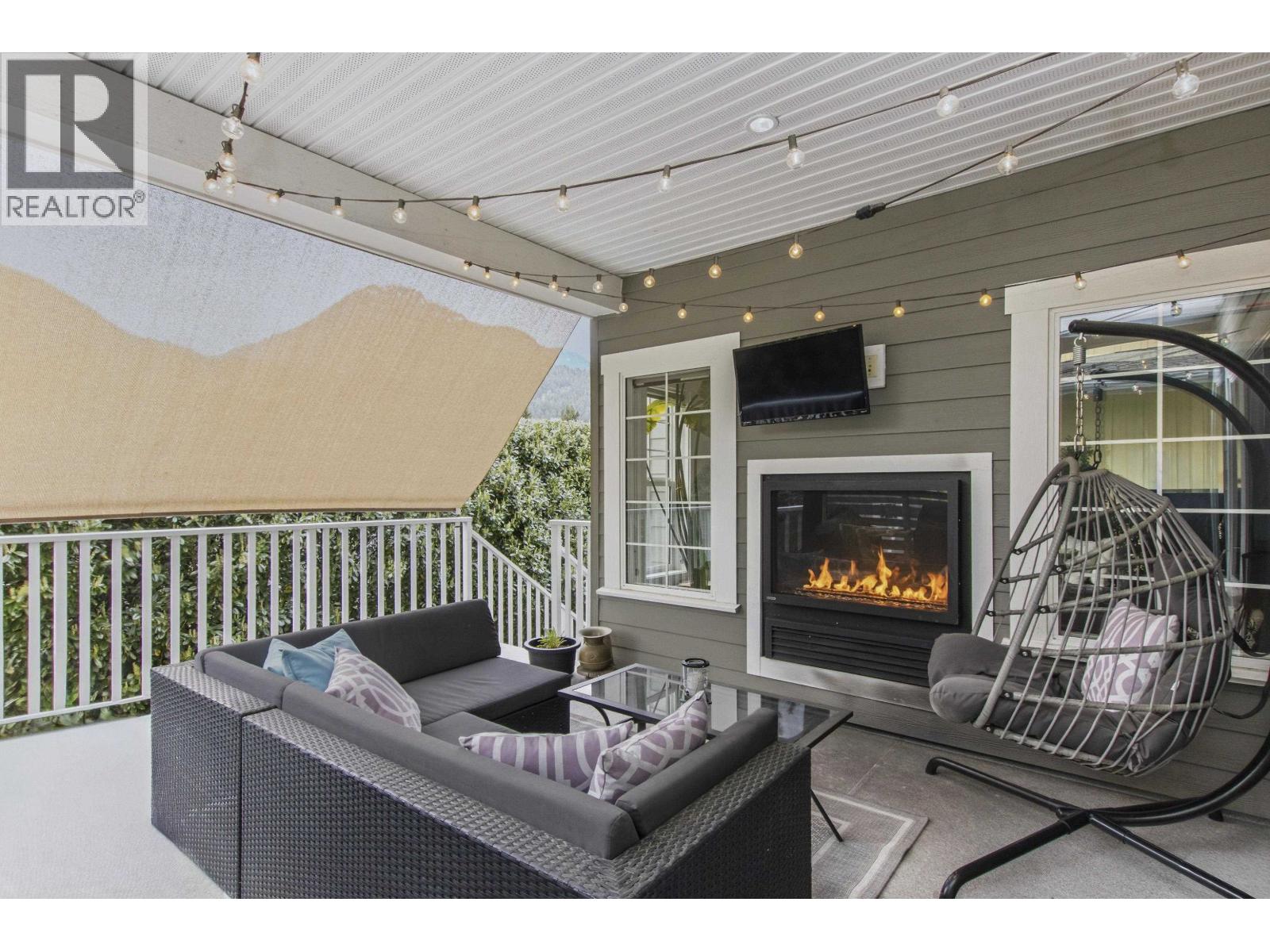 2 39885 GOVERNMENT ROAD, squamish, British Columbia