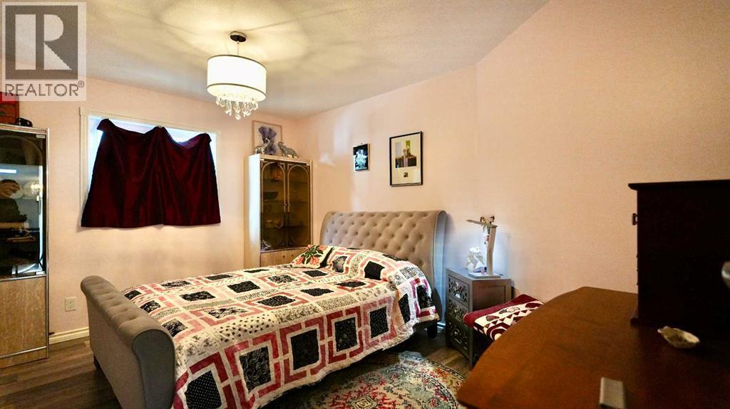 10501 83 Street, Peace River, Alberta  T8S 1M8 - Photo 22 - A2242403