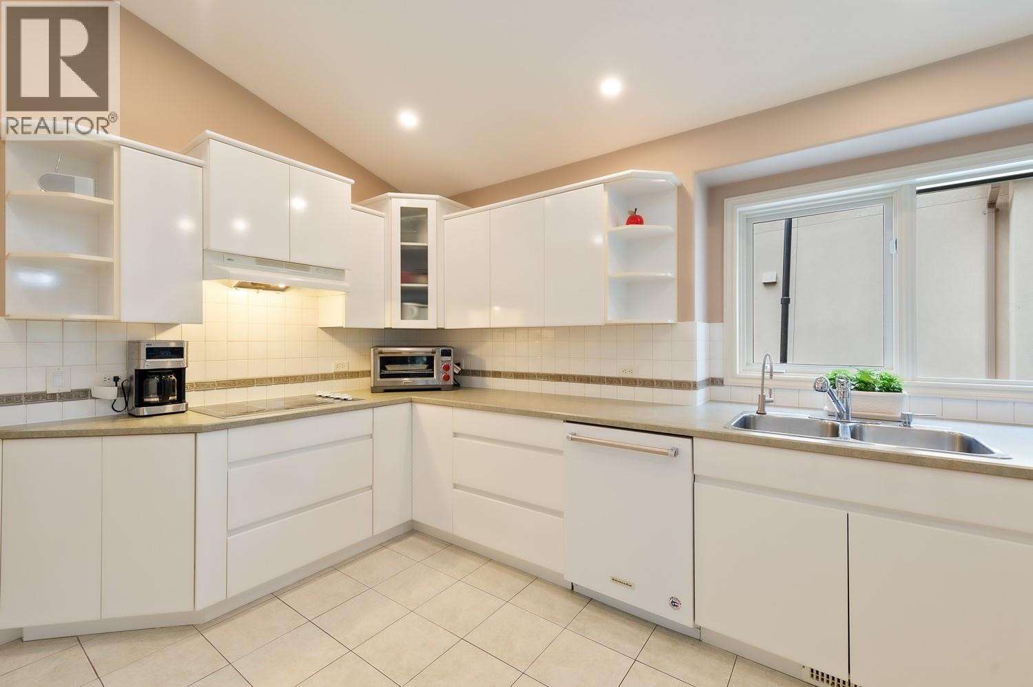 4141 Gallaghers Boulevard S, Kelowna, British Columbia  V1W 4V2 - Photo 17 - 10383227