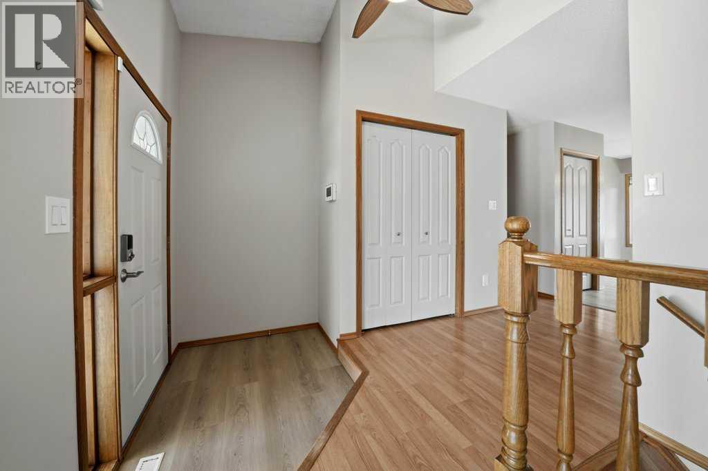 138 Duncan Crescent, Red Deer, Alberta  T4R 2C2 - Photo 2 - A2305786