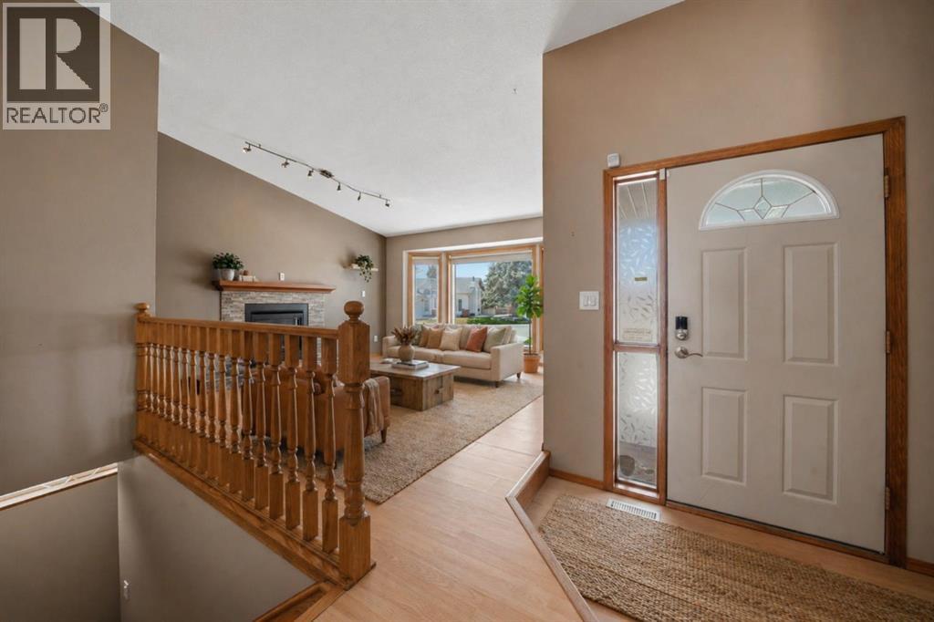 138 Duncan Crescent, Red Deer, Alberta  T4R 2C2 - Photo 3 - A2305786