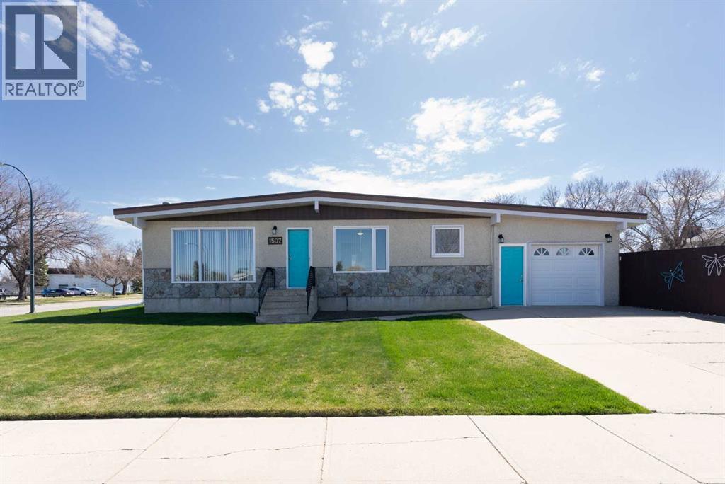 1507 Ashgrove Road S, Lethbridge, Alberta  T1K 3L9 - Photo 1 - A2305597