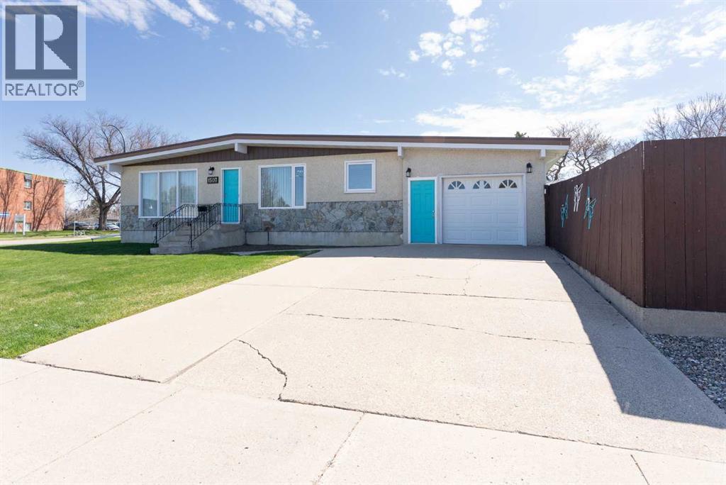 1507 Ashgrove Road S, Lethbridge, Alberta  T1K 3L9 - Photo 2 - A2305597