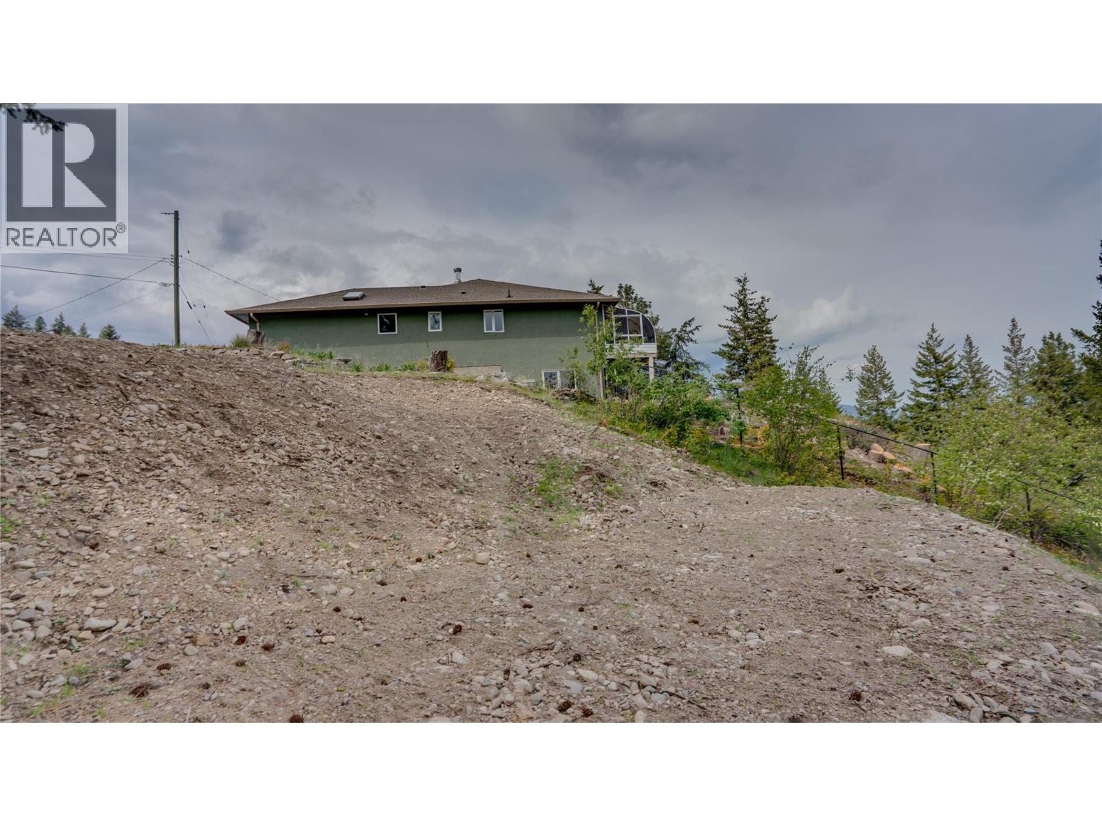 10579 Columbia Way, Vernon, British Columbia  V1H 2B4 - Photo 15 - 10385168