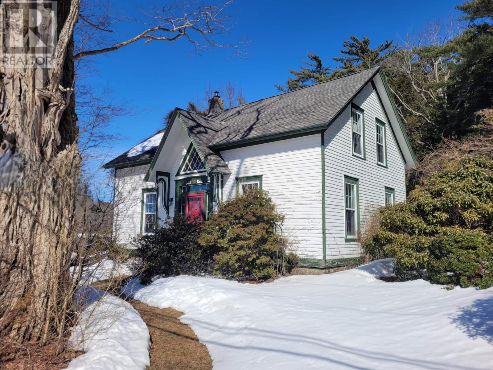 221 Highway 8, Milton, Nova Scotia  B0T 1P0 - Photo 2 - 202518234