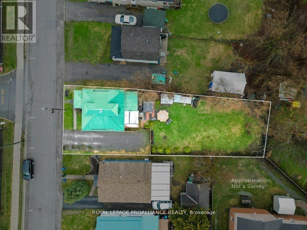 17 Meyers Street, Quinte West, Ontario  K8V 1W5 - Photo 35 - X13058850