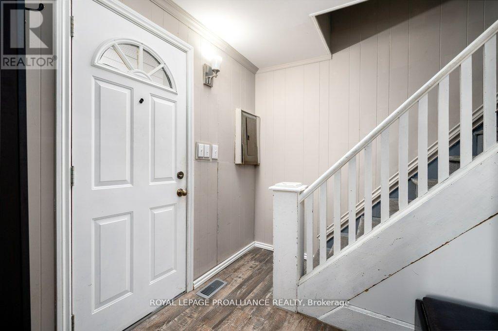 17 Meyers Street, Quinte West, Ontario  K8V 1W5 - Photo 8 - X13058850