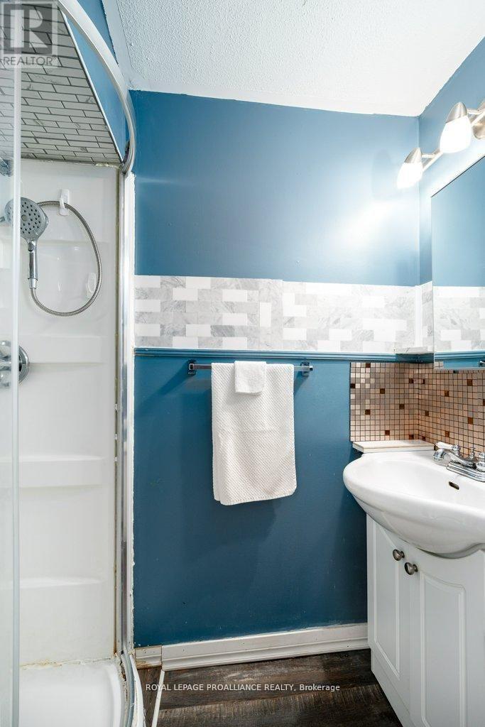 17 Meyers Street, Quinte West, Ontario  K8V 1W5 - Photo 9 - X13058850