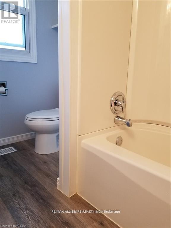 11 Roselyn Court, Kawartha Lakes, Ontario  K9V 4T8 - Photo 12 - X13058922