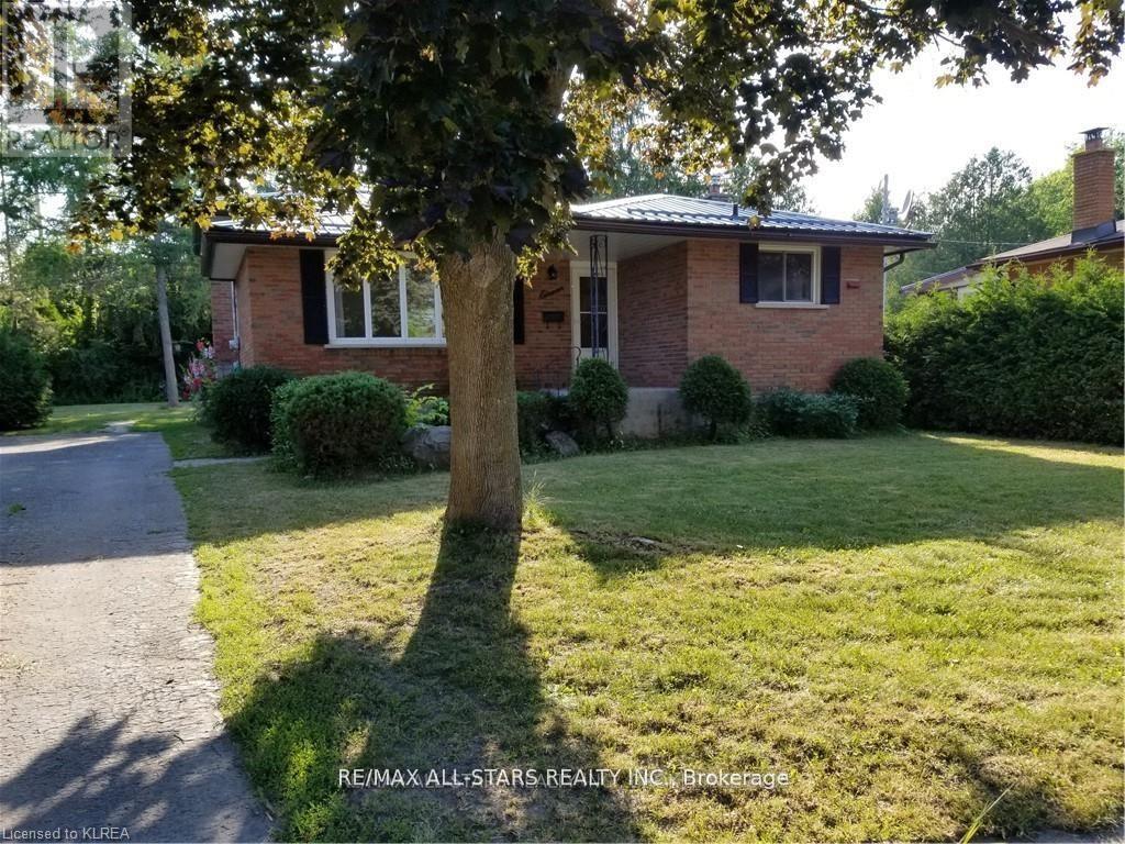 11 Roselyn Court, Kawartha Lakes, Ontario  K9V 4T8 - Photo 2 - X13058922