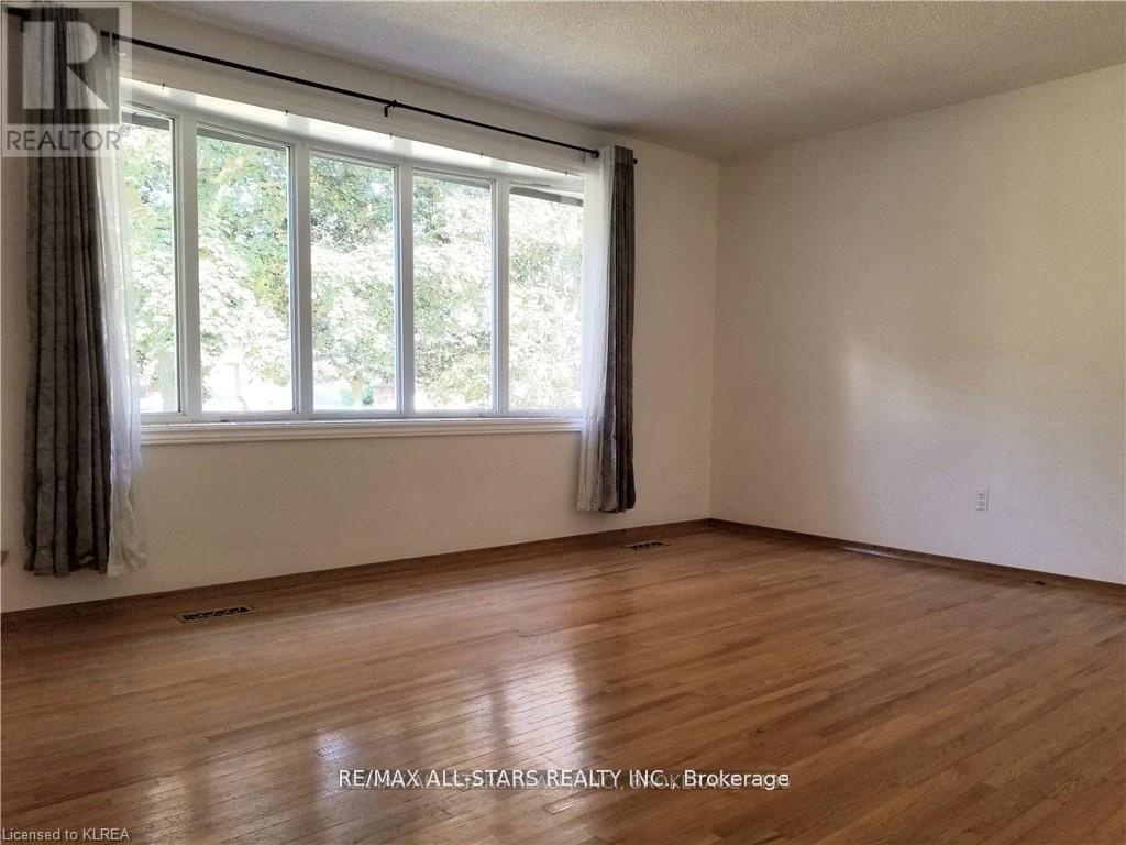 11 Roselyn Court, Kawartha Lakes, Ontario  K9V 4T8 - Photo 7 - X13058922