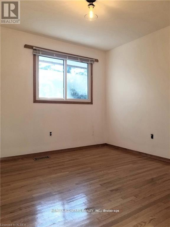 11 Roselyn Court, Kawartha Lakes, Ontario  K9V 4T8 - Photo 9 - X13058922