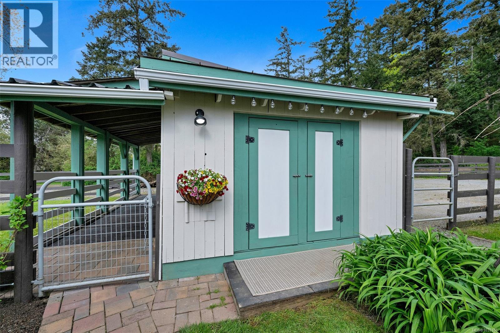 7356 Wallace Dr, Central Saanich, British Columbia  V8M 1S9 - Photo 65 - 1033168