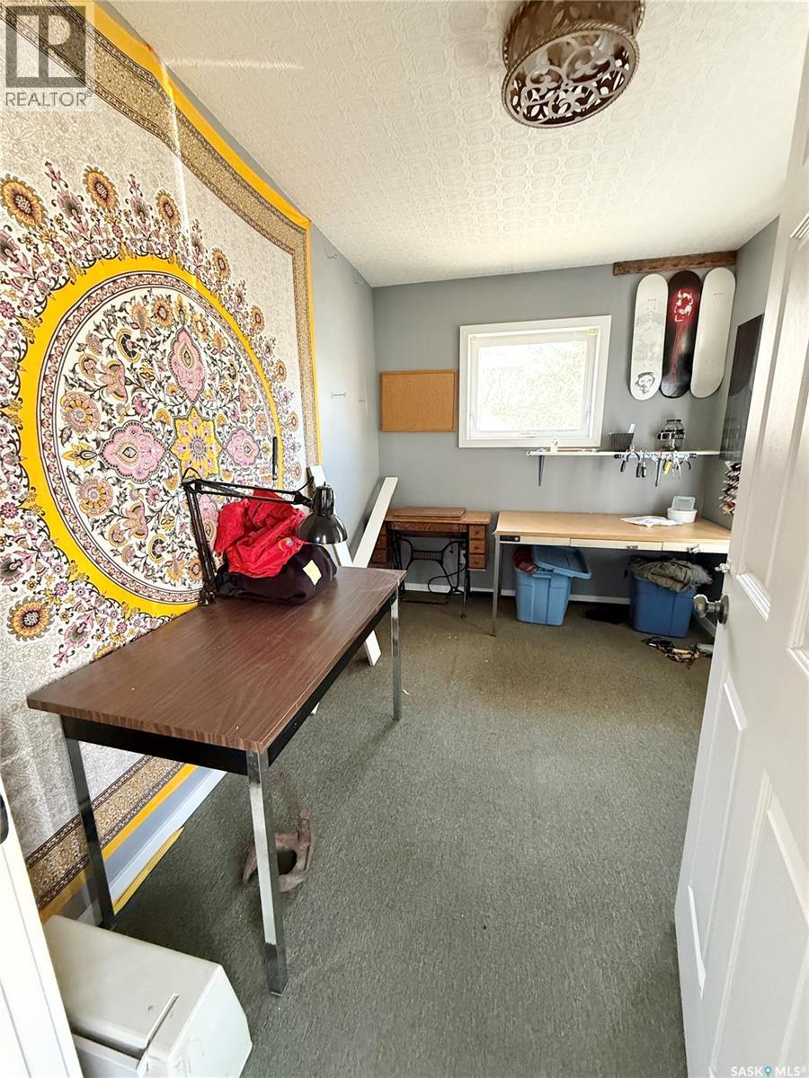 408 Assiniboia Street, Weyburn, Saskatchewan  S4H 0R6 - Photo 11 - SK034314